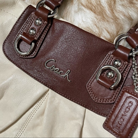 Coach 2 tone leather satchel w/ detachable strap. - Picture 4 of 9